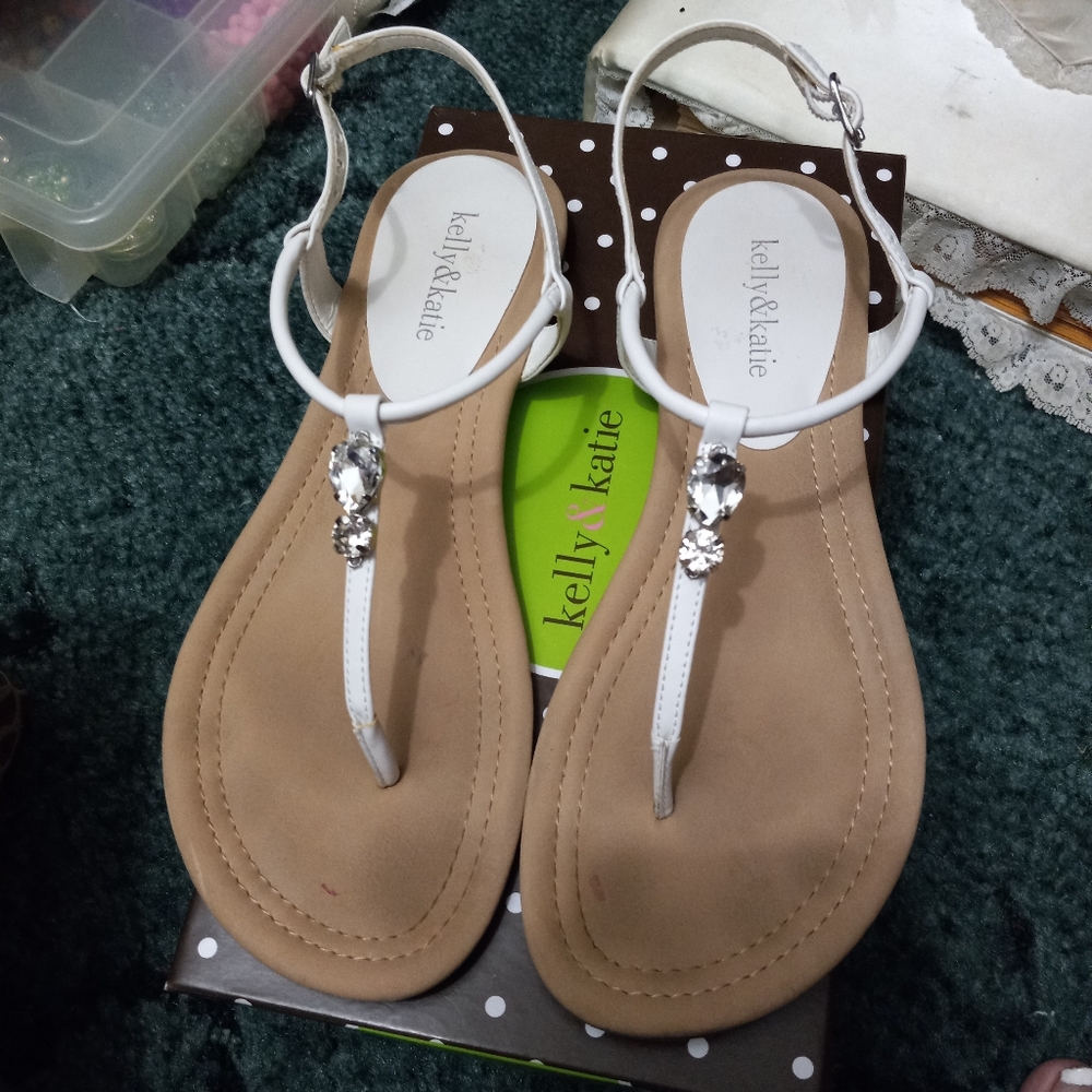 Sandles